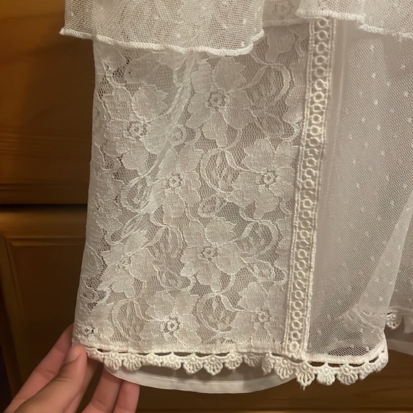 White Top - Picture 3 of 6